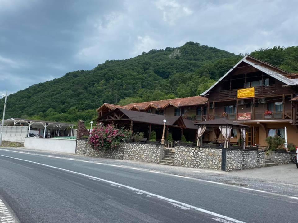 Pensiunea Deian-Clisura Dunarii Moldova Noua Buitenkant foto