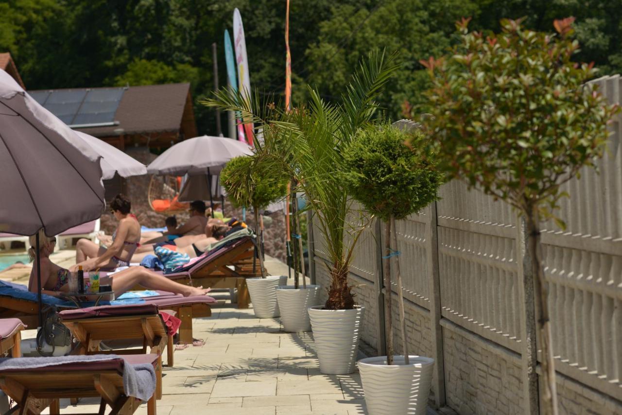 Pensiunea Deian-Clisura Dunarii Moldova Noua Buitenkant foto