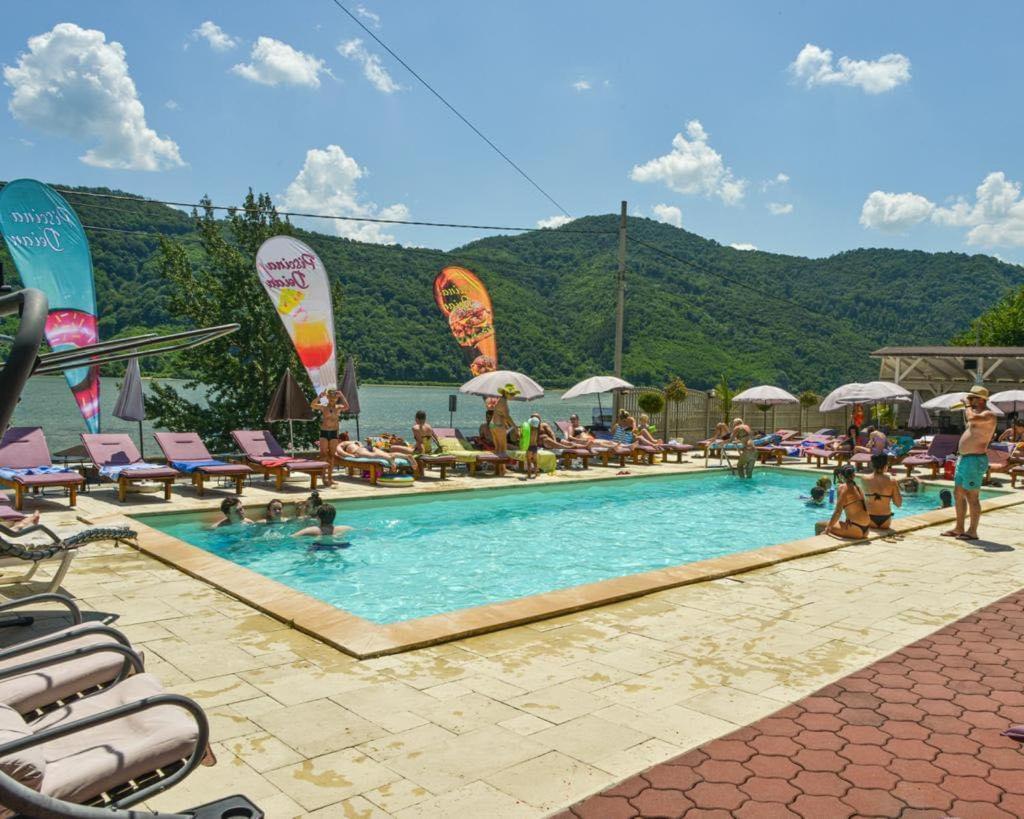 Pensiunea Deian-Clisura Dunarii Moldova Noua Buitenkant foto